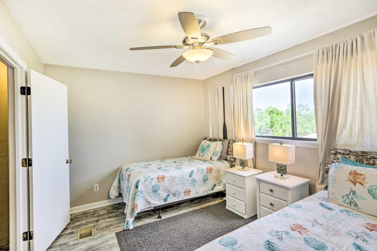 Waterfront Escape With Balcony On Shell Point Beach! Panacea Extérieur photo