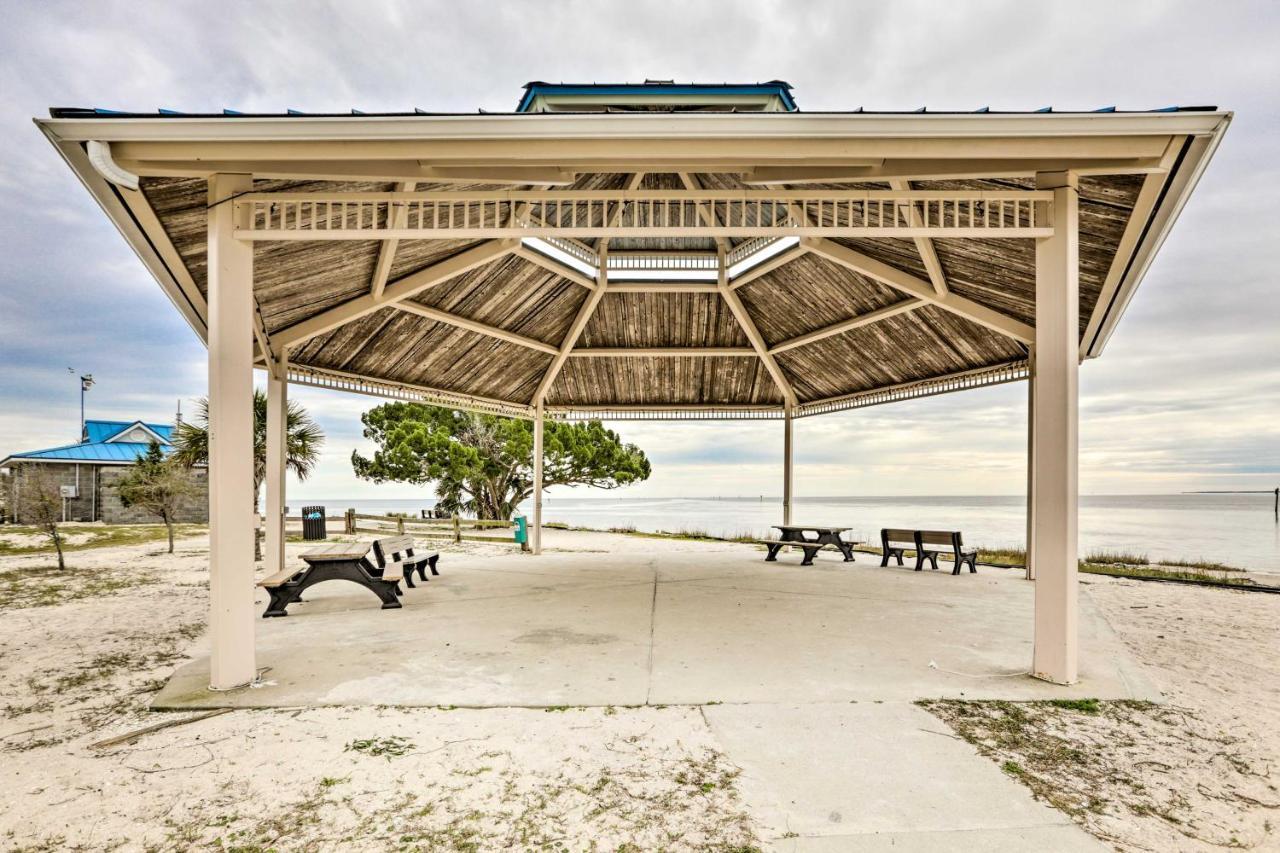 Waterfront Escape With Balcony On Shell Point Beach! Panacea Extérieur photo